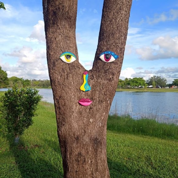 Tree Face Colorful garden decoration Decor Outdoor Fun - Picture 6 of 10